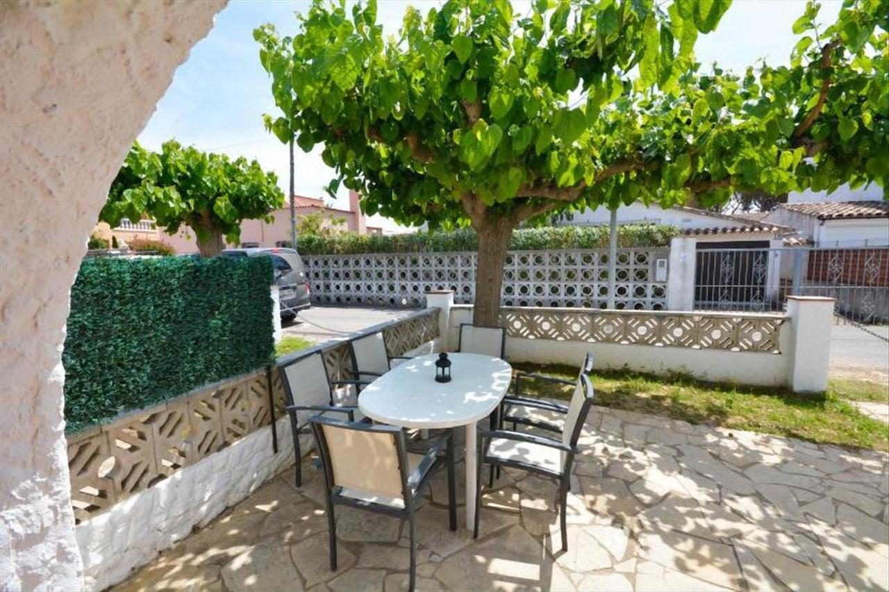 הוילה אמפוריבראבה Casas Montgri מראה חיצוני תמונה